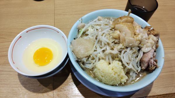 「ミニラーメン＋生たまご」@豚と脂。の写真