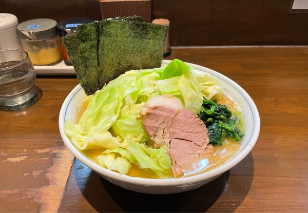「ラーメン中盛¥850、キャベツ¥150」@横浜家系ラーメン 中島家の写真