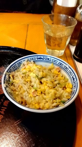 「半チャーハン」@中国ラーメン 揚州商人 町田店の写真