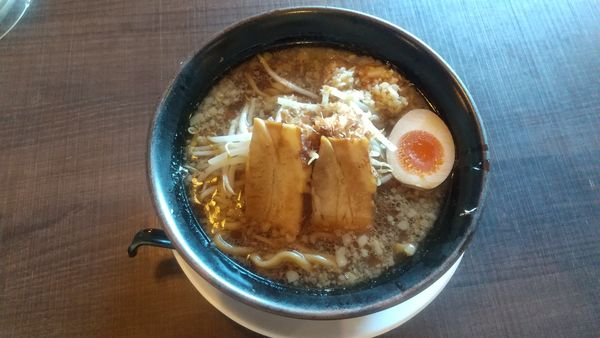 「ラーメン（麺少なめ）800円」@ラーメン・つけ麺 笑福 鳥取店の写真