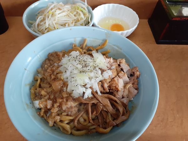 「汁なし、中」@立川マシマシ ロイヤルスープの写真