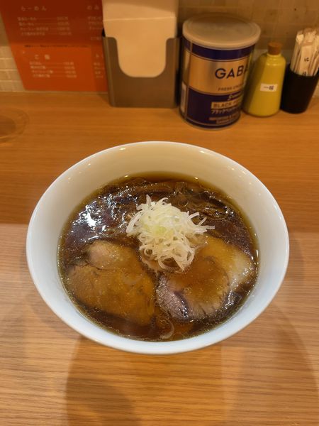 「醤油（950円）」@RAMEN ガモウスマイルの写真