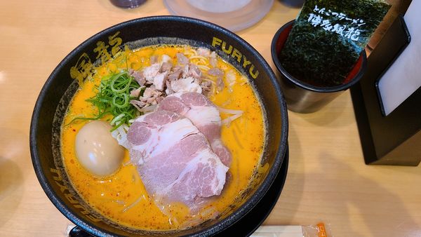「辛味噌とんこつラーメン(かため)」@とんこつラーメン博多風龍 秋葉原総本店の写真