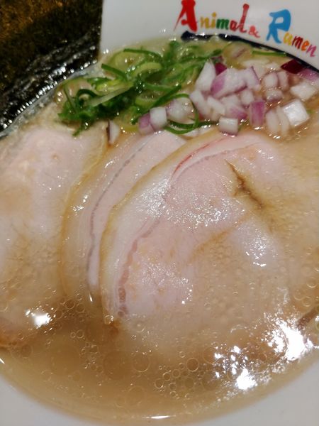 「塩らーめん」@塩中華そば おかだ なんばラーメン一座店の写真