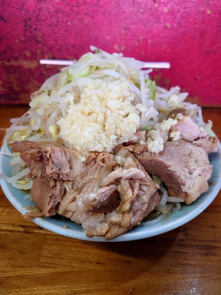 「チャーシュー麺　野菜マシ  ニンニク」@ラーメン髭の写真