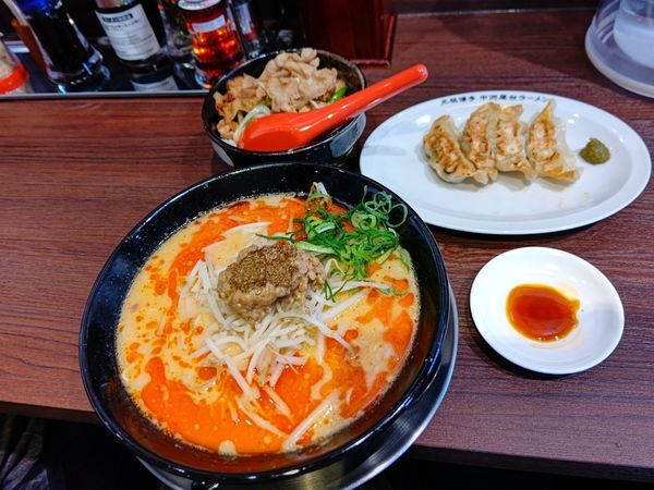 「担々麺(並盛・90g・中辛)850円+Bセット500円」@元祖博多中洲屋台ラーメン 一竜 渋川店の写真
