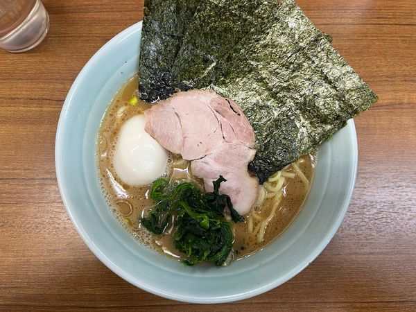 「味玉ラーメン 並」@横浜ラーメン 武蔵家 北千住店の写真