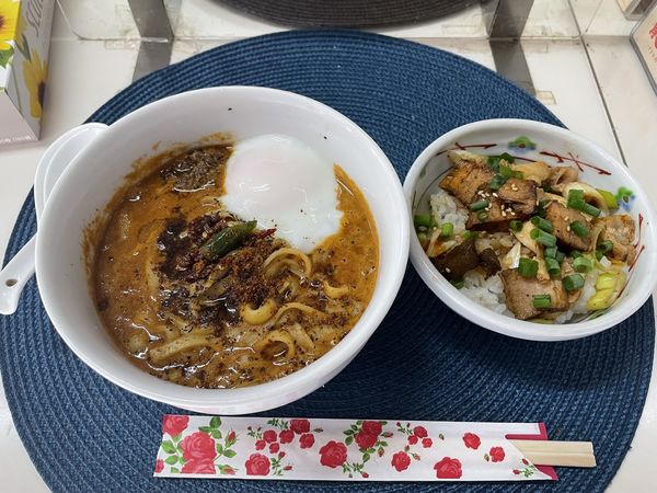 「黒カラシビ麺」@龍門瀑の写真