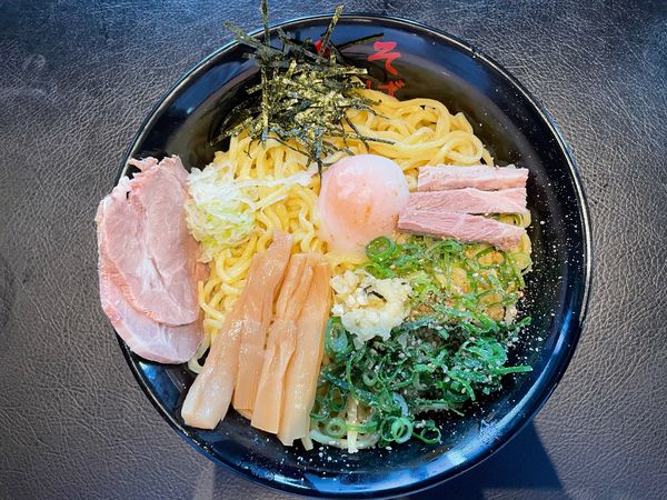 「油そば（W盛り）、スペシャルトッピングB」@東京油組総本店 久米川組の写真