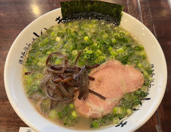 「ねぎらーめん（ふつう）+替玉（粉落とし）+替玉（はりがね）」@博多長浜らーめん いっきの写真