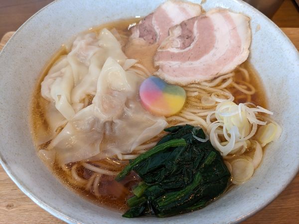 「【3月限定】ワンタンメン」@カフェと迷ってラーメン屋の写真