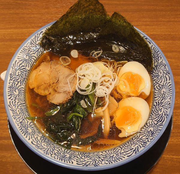 「特製中華そば(半麺、900円)」@麺や十兵衛 川越藤間店の写真
