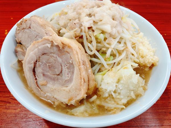 「ラーメン300g 全マシ（800円）、玉ねぎ（60円）」@らーめん じろきんの写真