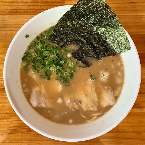 「濃厚とんこつ（700円）」@麺ゃ星月の写真