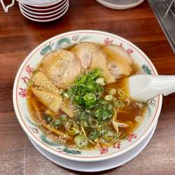 特製醤油ラーメン(硬め、背脂少なめ)