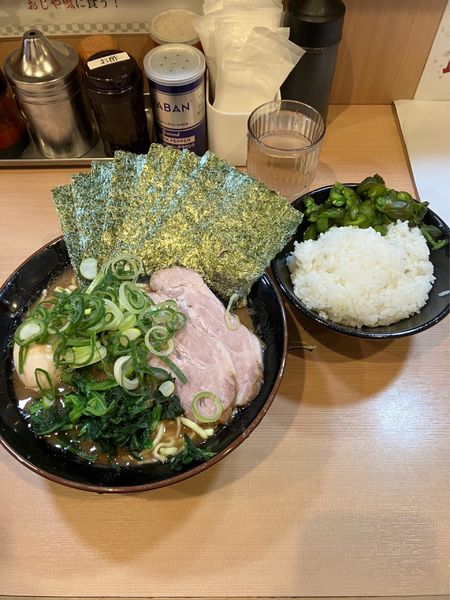 「特製ラーメン　ライス」@横浜家系らーめん 武道家 賢斗の写真