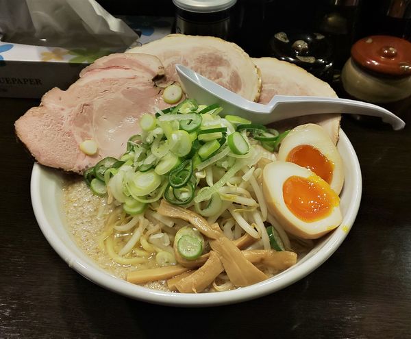 「特製しょうゆラーメン」@こってりらーめん せきやけ 水道橋店の写真