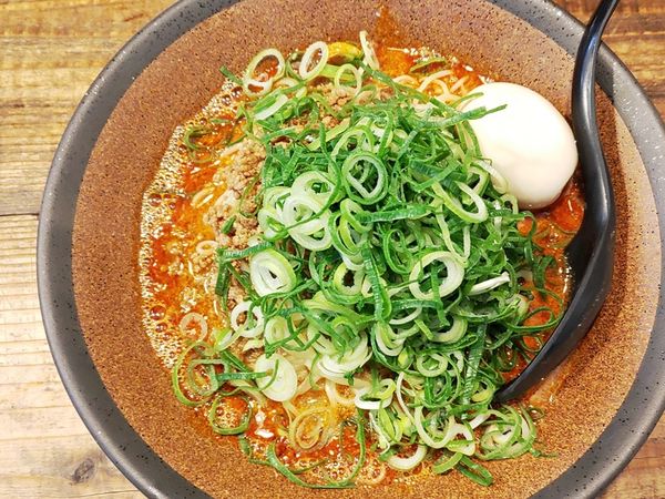 「広島汁なし担々麺（大盛）＋ネギ増し＋味玉」@tomoruの写真