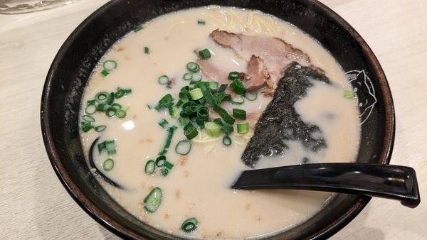 「豚骨ラーメン」@博多ラーメン 長浜や 府中店の写真