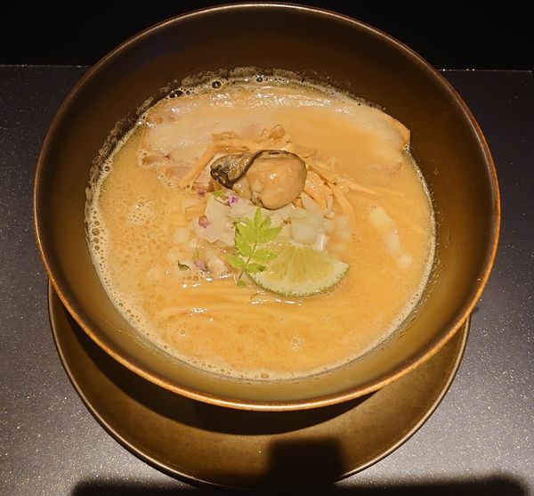 「牡蠣白湯『koeru』大」@NEXT□の写真