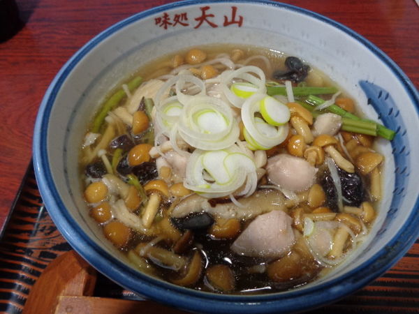 「天山そば 600円」@味処 天山の写真
