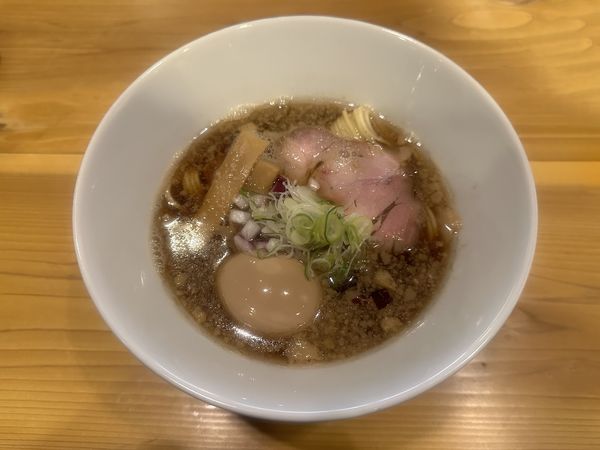 「3月限定・味玉魚出汁(うおだし)醤油らぁ麺900円」@鯛骨らぁ麺 あぐらの写真