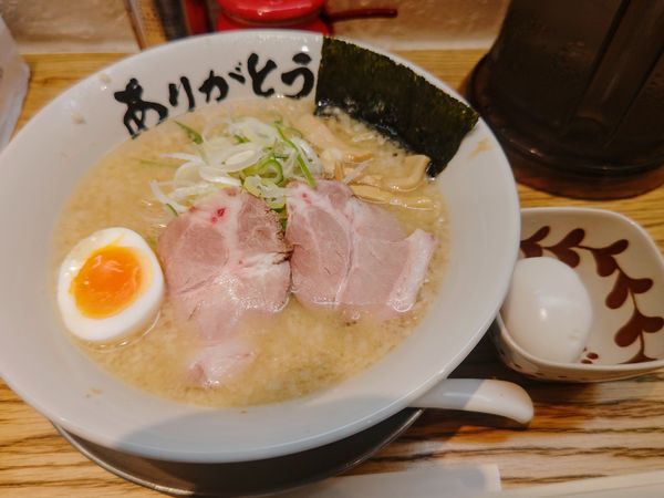 「醤油とんこつ+塩半熟煮玉子」@野方ホープ1994 新横浜ラーメン博物館の写真