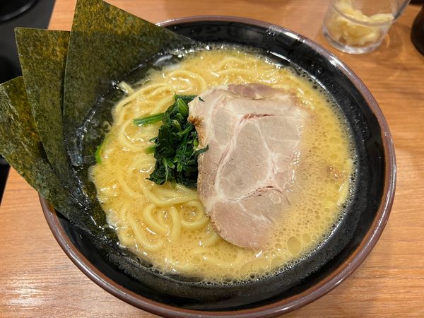 「ラーメン　並」@横浜家系ラーメン まくり家 川崎店の写真