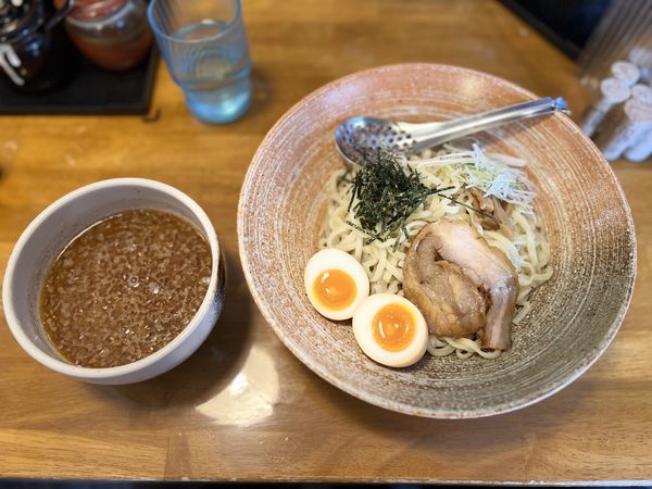 「具ありハーフつけ麺160g(和風正油タレ) 800円」@麺や つねじの写真