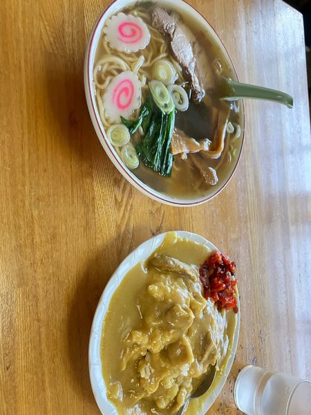 「Aセット(ラーメン+半カレー)990円」@中華ソバ 坂本の写真