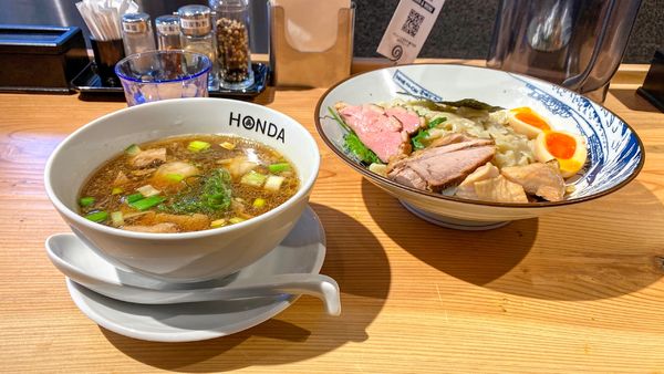 「自家製手揉みつけめん 特上 醤油 ¥1,800」@本田麺業 神田西口駅前店の写真