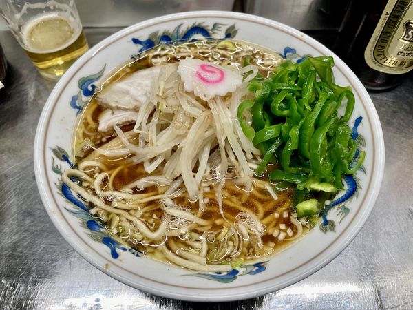 「サッポロ赤星＋竹の子皿→ラーメン もやし ピーマン」@中華そば みたかの写真