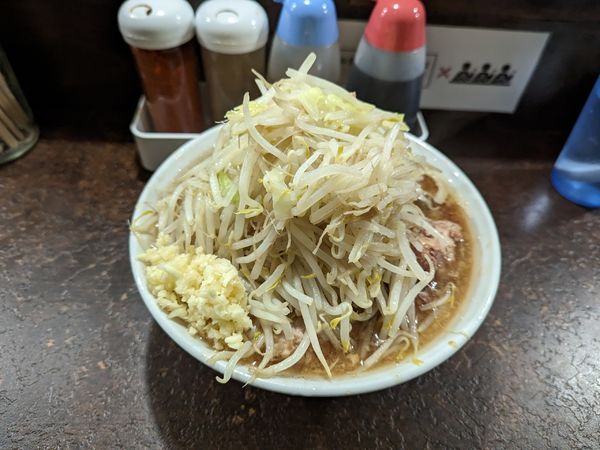 「らーめん 麺少なめ、野菜増し、ニンニク」@ぶたけん。の写真