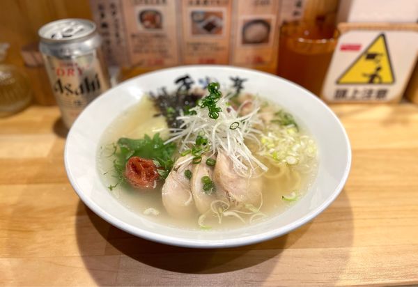「梅鶏塩ら〜麺¥1100、缶ビール¥350」@横濱 本丸亭 新橋店の写真