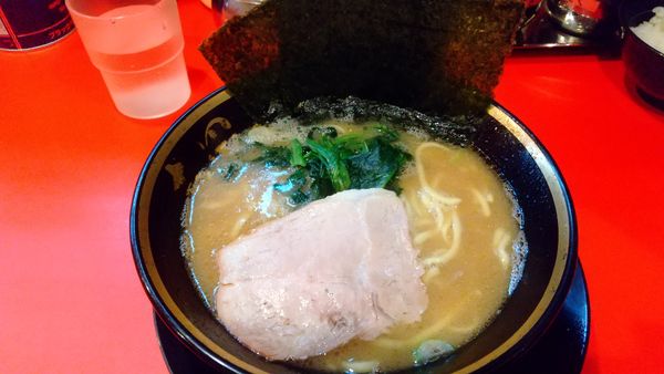 「朝ラーメン(並)」@横浜家系ラーメン 志田家 蒲田店の写真