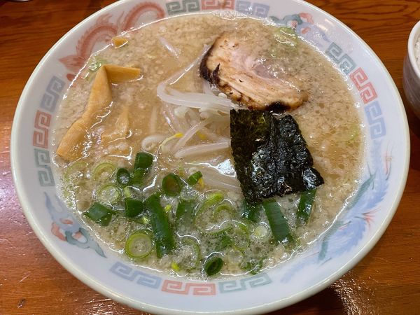 「ラーメン　半ライス」@中華そば専門店 木八 三島店の写真