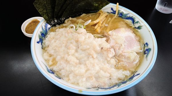 「しょうゆ中華そば+魚粉・海苔・身入りトリプル」@手打ち中華そば 酒田 河原町店の写真