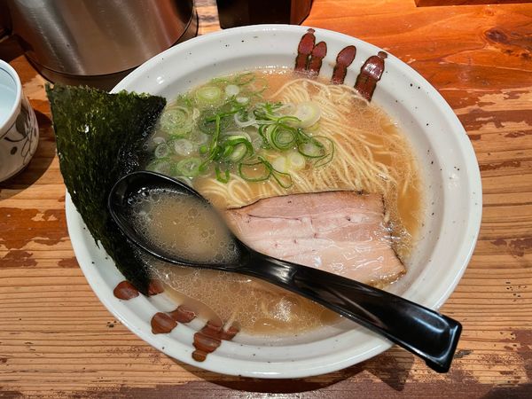 「バリ旨とんこつ」@らららラーメン 佐世保店の写真