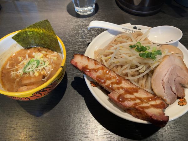 「厳虎濃厚つけ麺 1290円　麺2倍盛」@麺屋武蔵 巌虎の写真