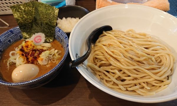 「【限定】秩父みそつけ麺 (半ライス付き)  味玉TP」@狼煙 東大宮店の写真