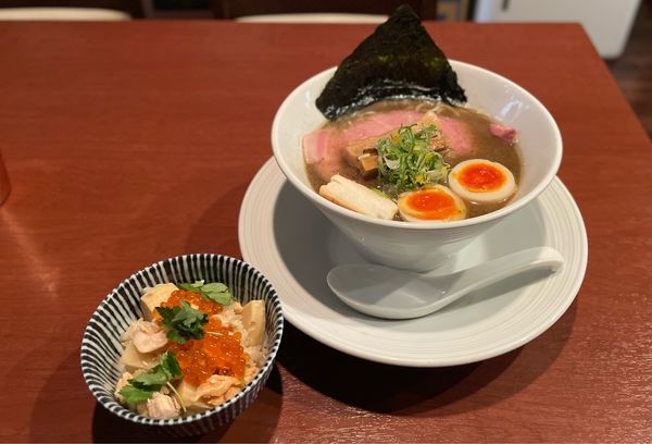 「濃醇煮干し蕎麦（味玉入り）、【限定】桜鱒と筍の土鍋ご飯」@酒肴場 屯の写真
