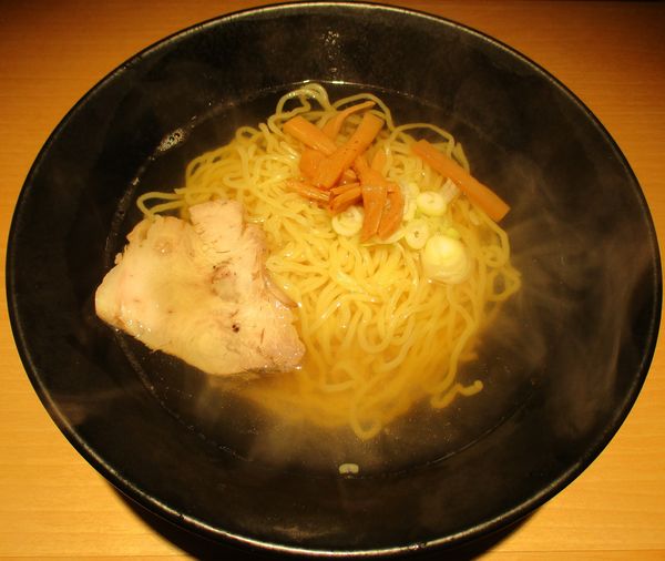 「煮干し醤油ラーメン　950円」@新潟ラーメン 石や嗟 外苑前店の写真