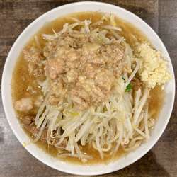 らーめん(麺300g豚2枚)ニンニクアブラ¥900