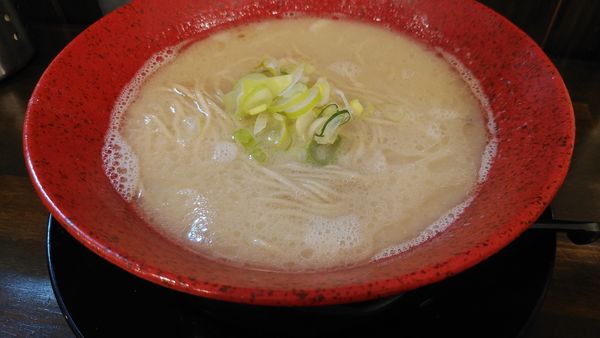 「シンプル豚骨らーめん 500円」@豚骨専科 田丸家の写真