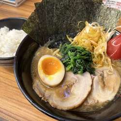 4点盛りらーめん900円+半ライス100円