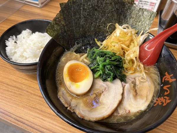「4点盛りらーめん900円+半ライス100円」@せい家 ひばりが丘店の写真