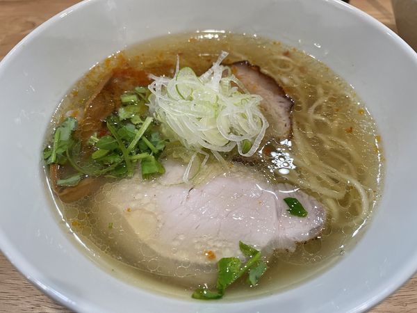 「塩、チャーシュー丼、中瓶」@地球の中華そばの写真