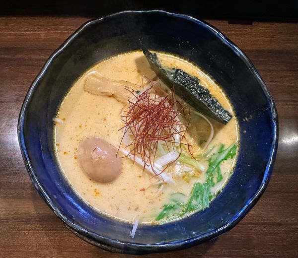 「味噌白湯+味玉」@新地らー麺 近松の写真