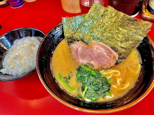 「並　カタメ、濃いめ、多め」@横浜ラーメン 山本家の写真
