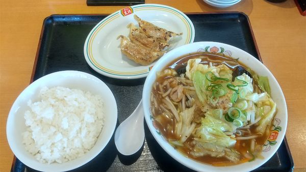 「野菜煮込みラーメンフェアセットB（餃子3個、ライス）930円」@餃子の王将 鳥取安長店の写真